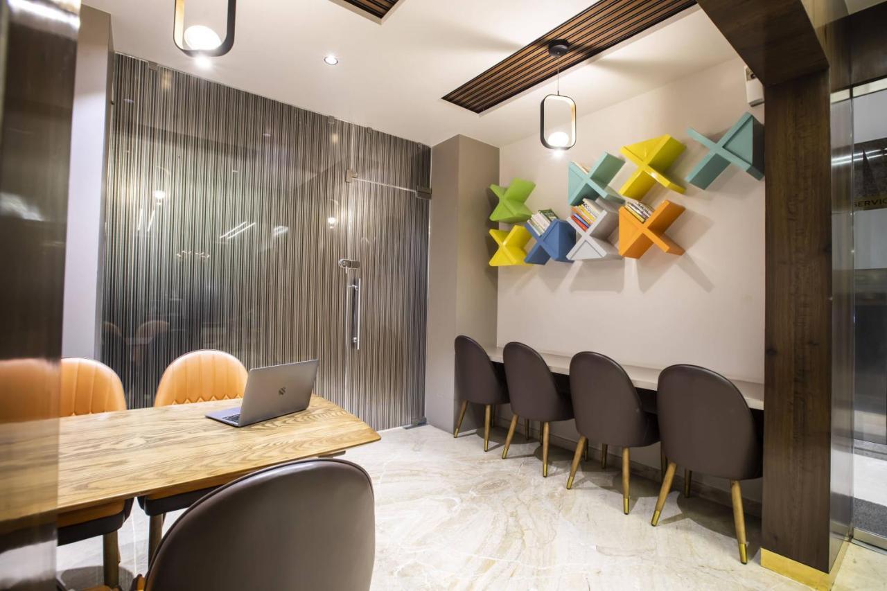 Ramee International Surat Hotell Eksteriør bilde